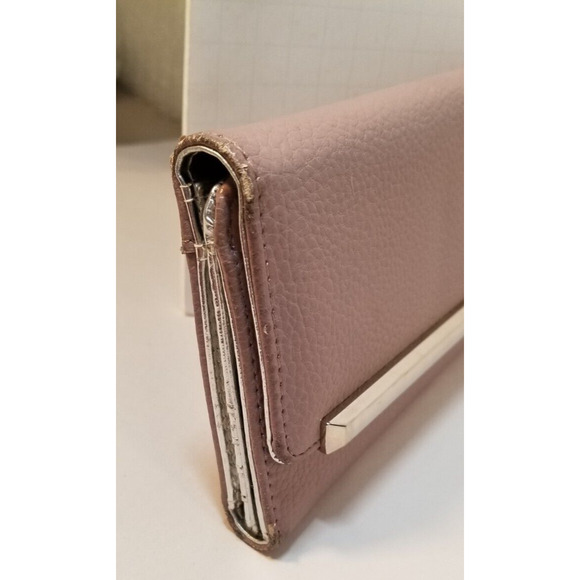 Women's Steve Madden - Wallet - Logo Bar Trifold. Mauve/Pink Checkbook - Picture 8 of 9